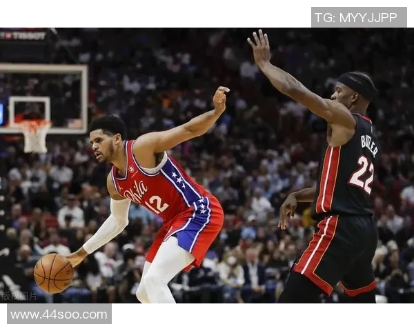 76人鏖战热火东部对决 双方核心对位成为焦点之战