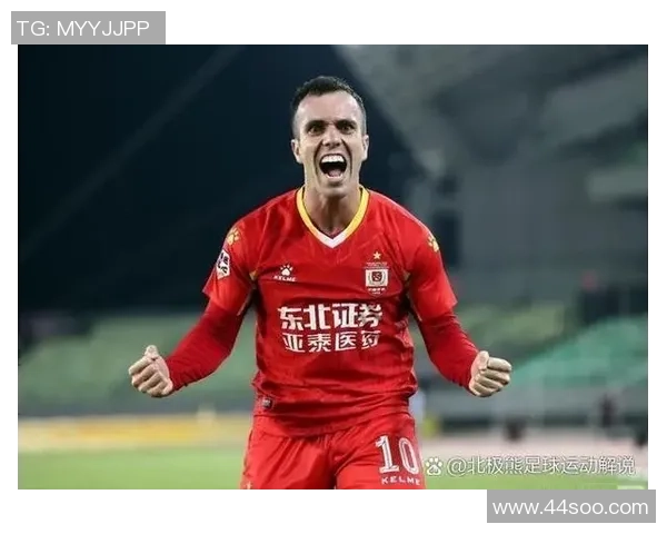 足球明星的荣耀之路：从草根到巅峰的传奇旅程